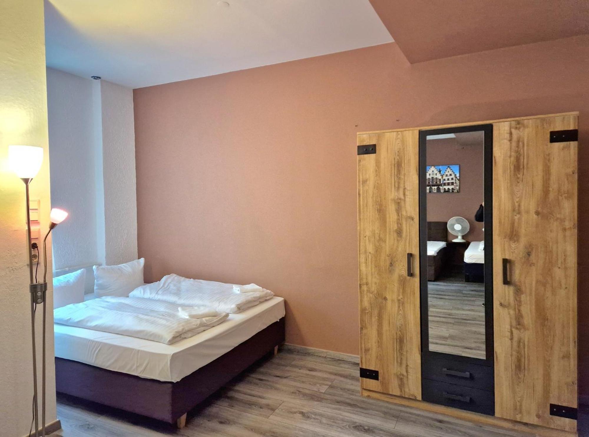 Trip Inn Budget Hotel Messe Frankfurt am Main Eksteriør billede